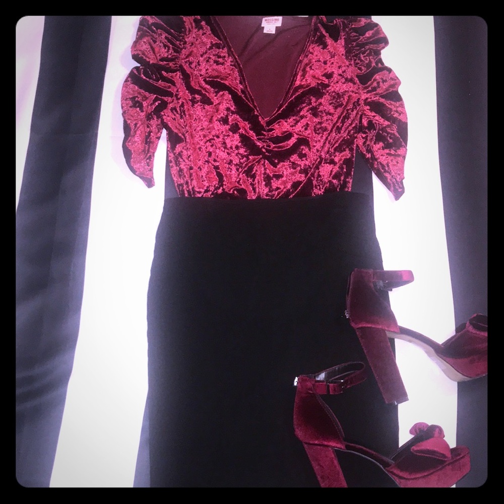 Mossimo dark red crushed velvet cinched arm top